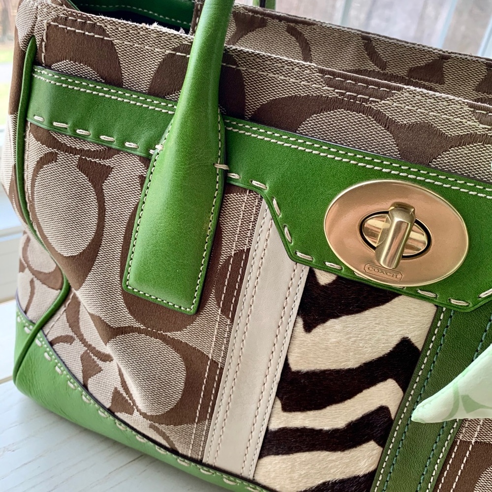 Extremely Rare Vintage!! Coach Madeline Zebra Stripe Tote ๐ - Picture 5 of 14